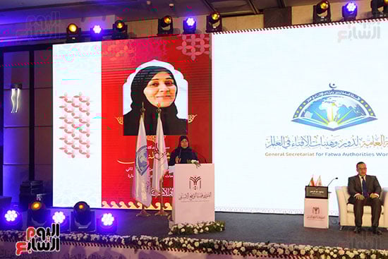 كلمة الدكتورة عائشة المناعي، مدير مركز محمد بن حمد آل ثان كلمة الدكتورة عائشة المناعي، مدير مركز محمد بن حمد آل ثان