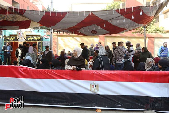 طوابير أمام لجان البساتين للادلاء بأصواتهم في انتخابات مجلس النواب (21)