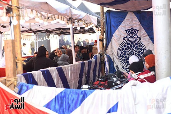 إقبال وزحام من الناخبين في للتصويت في جولة الإعادة من الانتخابات البرلمانية (17)