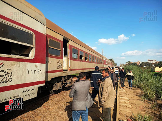 خروج-قطار-عن-القضبان-بمحطة-الحامول-فى-المنوفية-(14)