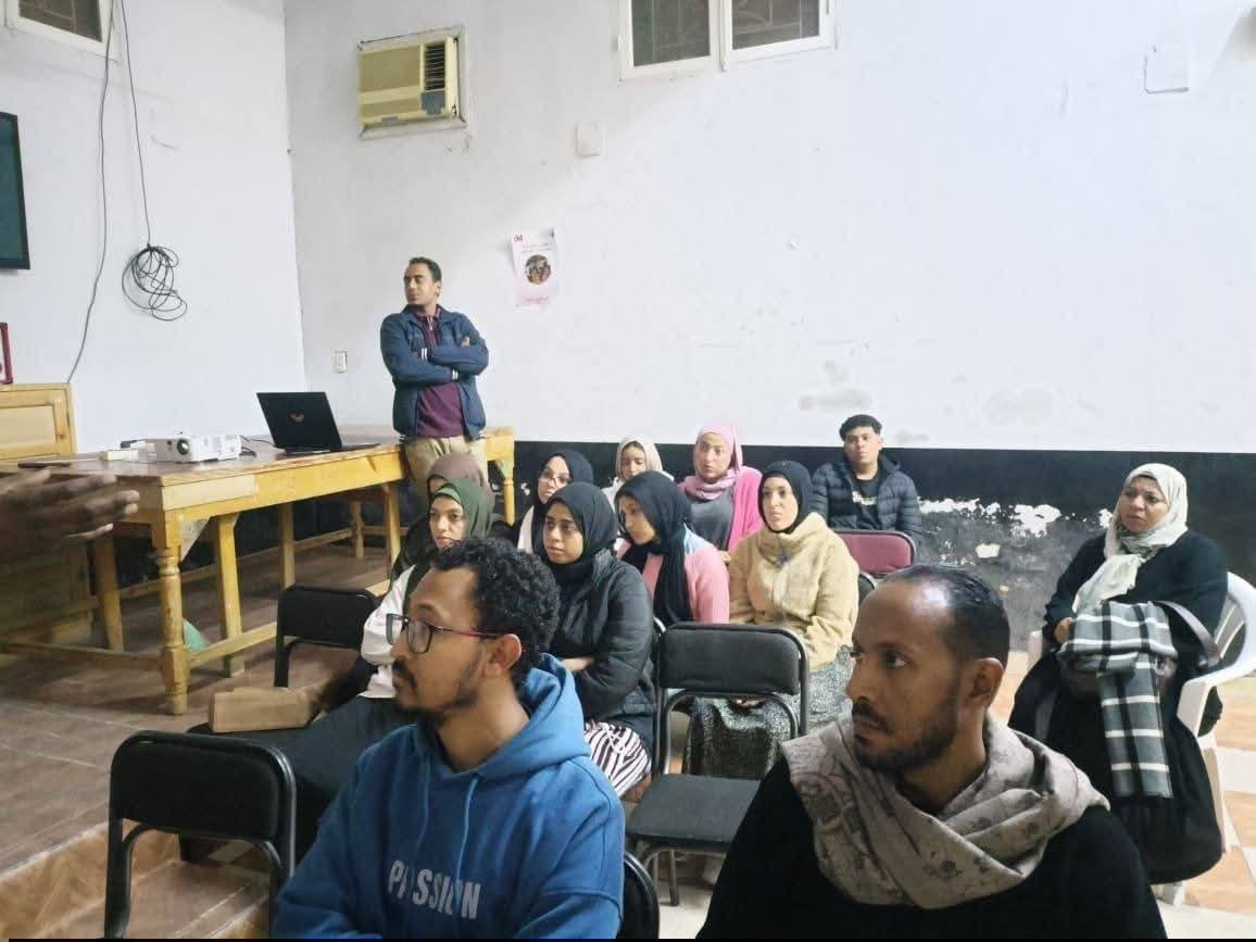 ورش تدريبية تطبيقية تهدف إلى صقل مهارات المشاركين وإبراز طاقاتهم الإبداعية