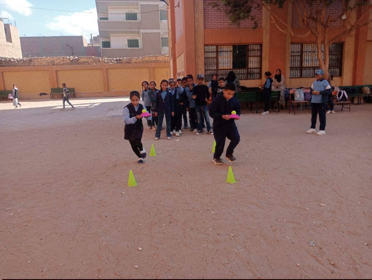 تنفيذ فعاليات مشروع الرياضة من أجل التنمية لياقتي مهارتى