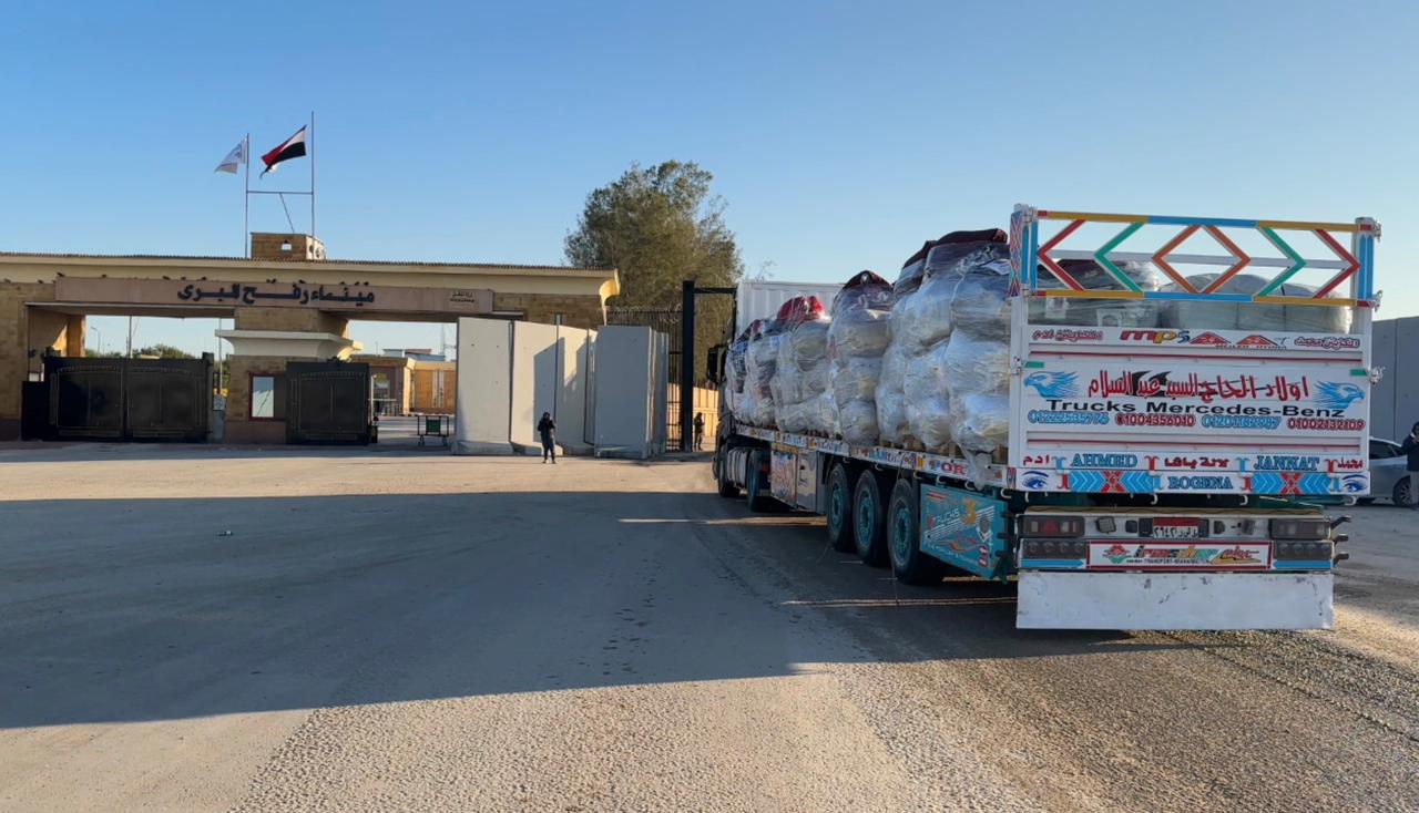 دعم غزة بـ305 ألف سلة غذائية و33 ألف بطانية ضمن قافلة زاد العزة (4)