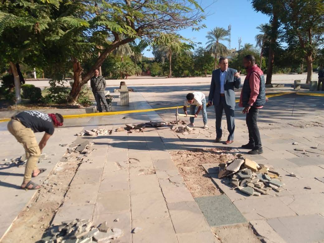 متابعة خطط تطوير كورنيش النيل وساحة معابد الكرنك