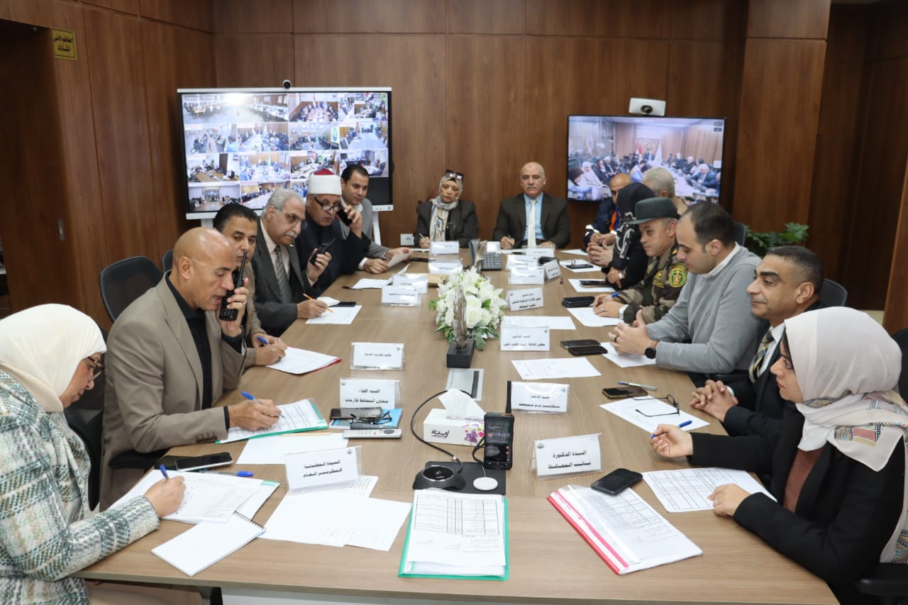 محافظ القليوبية يتابع انتظام جولة الإعادة لانتخابات مجلس النواب  (2)