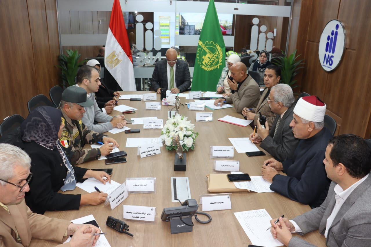 محافظ القليوبية يتابع انتظام جولة الإعادة لانتخابات مجلس النواب  (5)