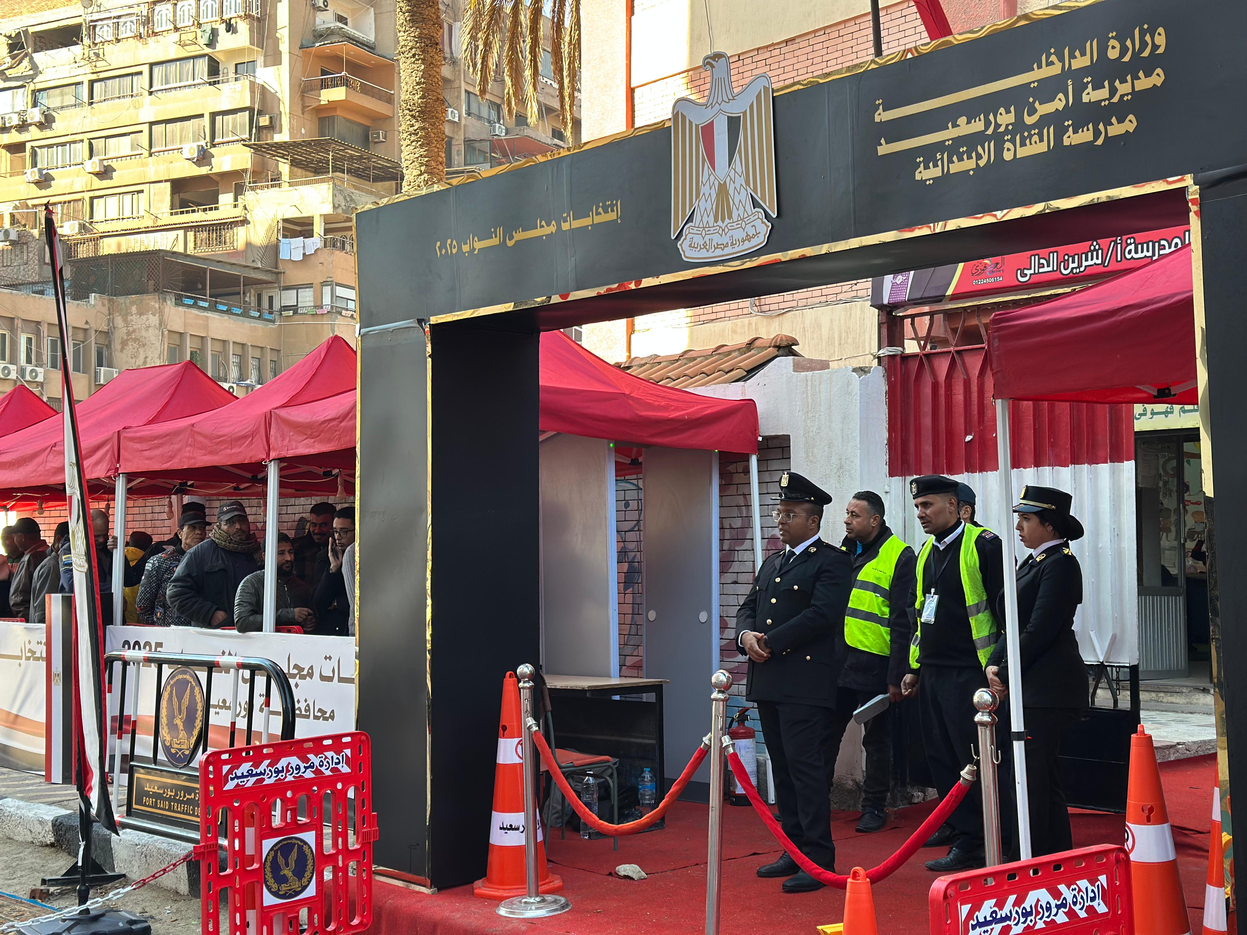 التوافد امام لجان بورسعيد التوافد امام لجان بورسعيد