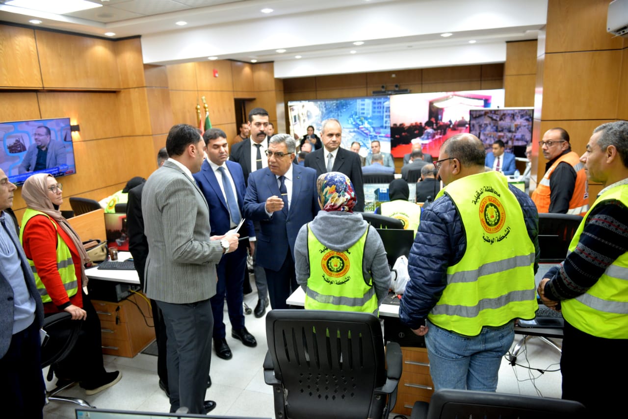 محافظ الدقهلية يتابع لليوم الثاني انتظام العمل باللجان الانتخابية في جولة الإعادة (2)