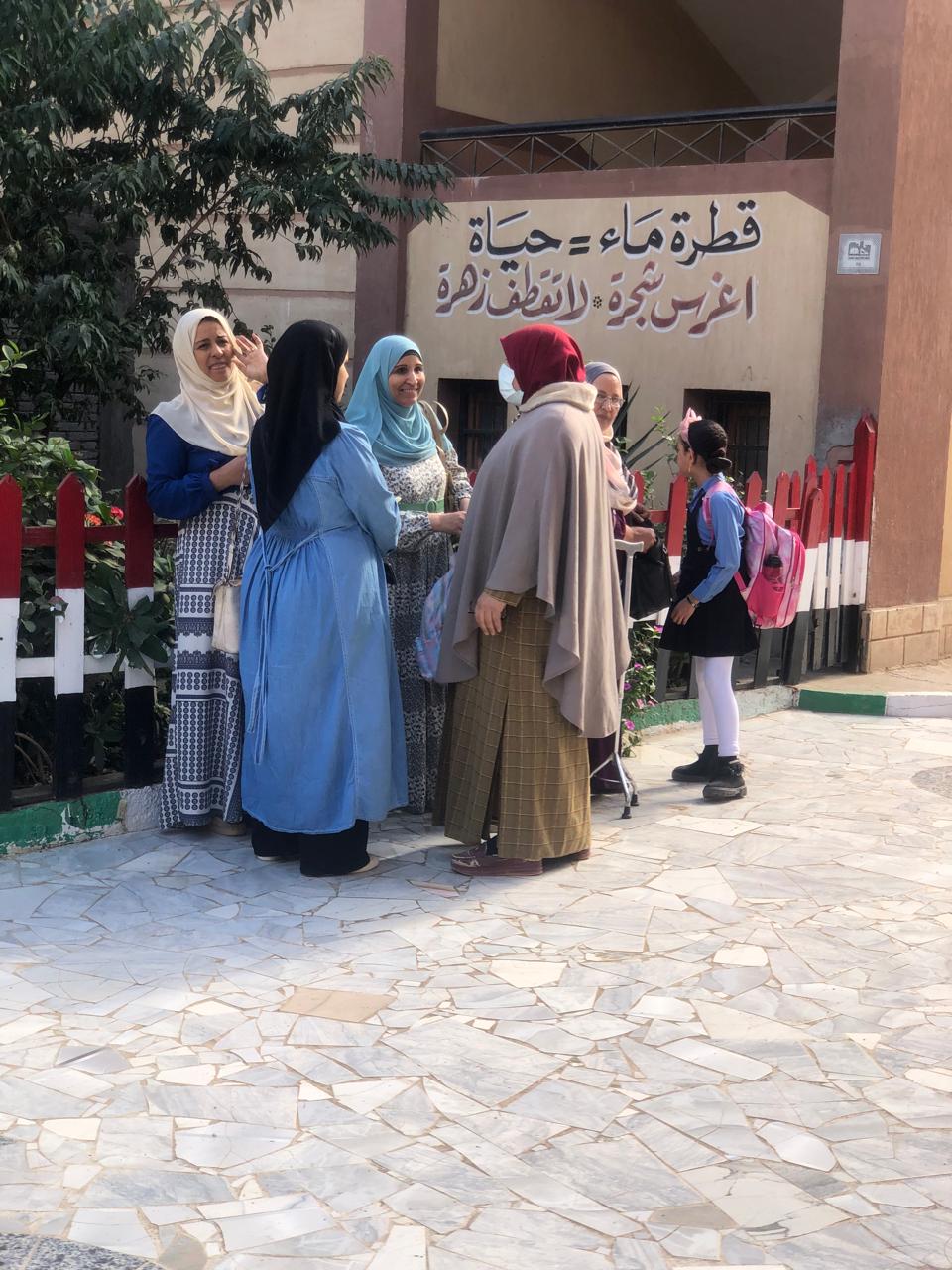 توافد  مكثف من المرأة الشرقاوية على لجان انتخابات مجلس النواب (2)