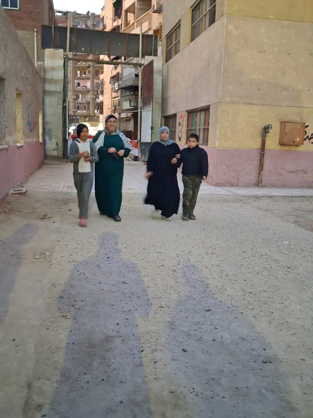 تزايد إقبال الناخبين على لجان حدائق القبة الانتخابية تزايد إقبال الناخبين على لجان حدائق القبة الانتخابية