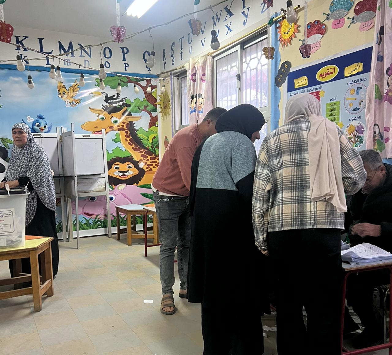 أسر تشارك بجولة إعادة انتخابات النواب أسر تشارك بجولة إعادة انتخابات النواب