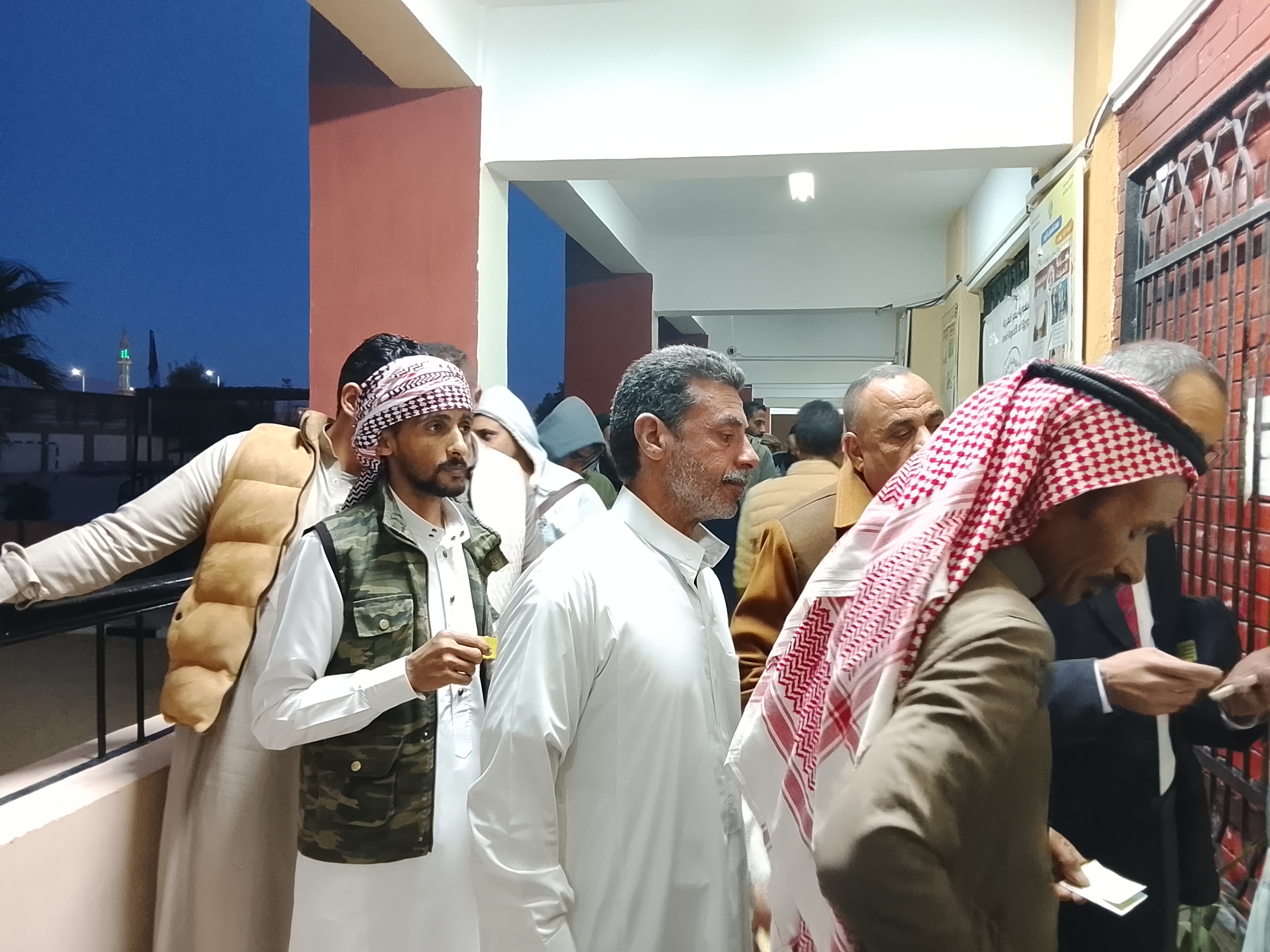 توافد كبير على لجان إعادة انتخابات النواب بجنوب سيناء (4)