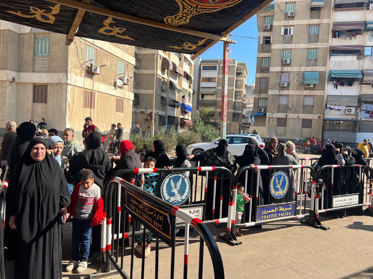 اقبال الاهالي والنساء