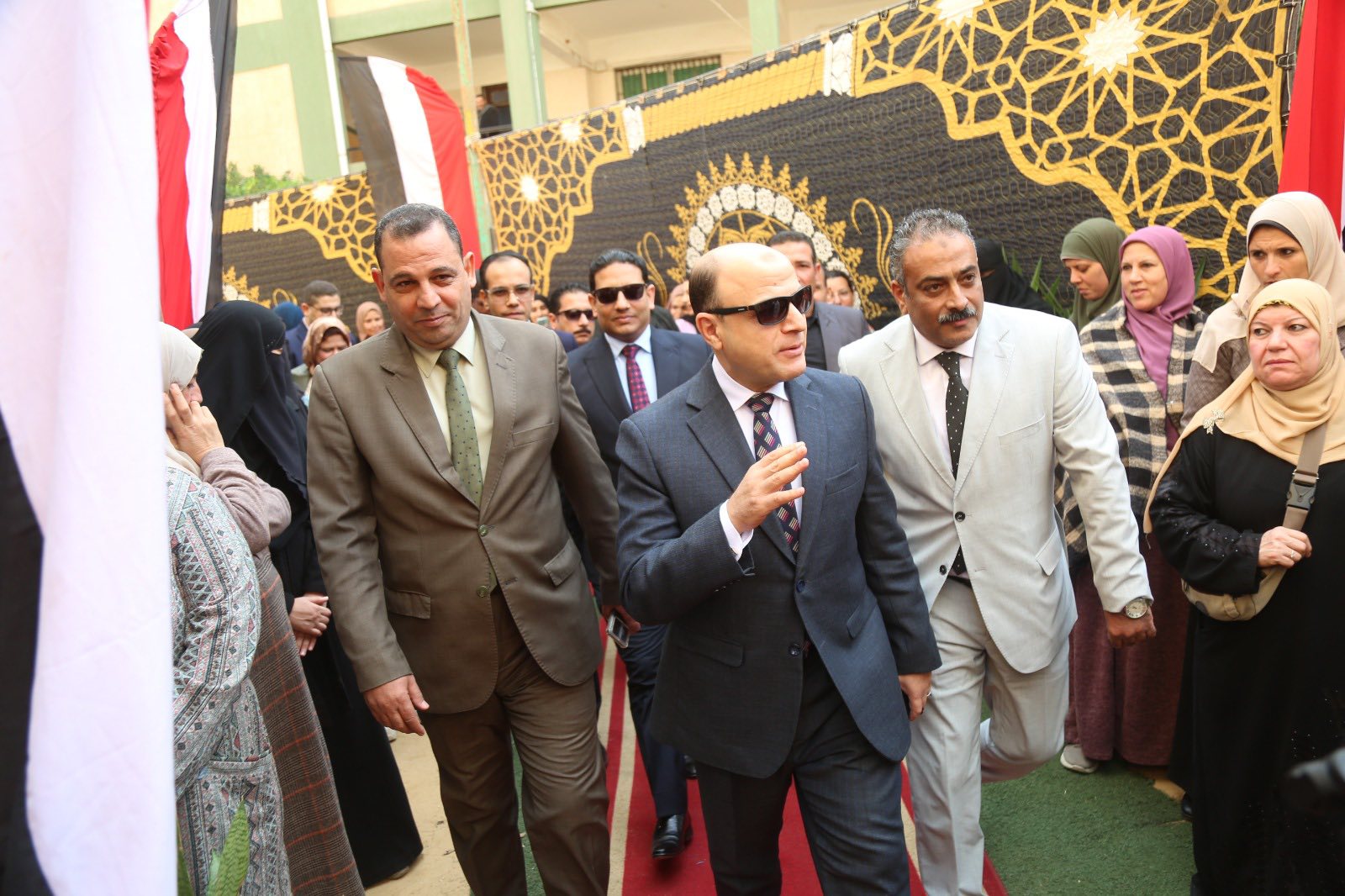 محافظ كفر الشيخ يتفقد اللجان محافظ كفر الشيخ يتفقد اللجان