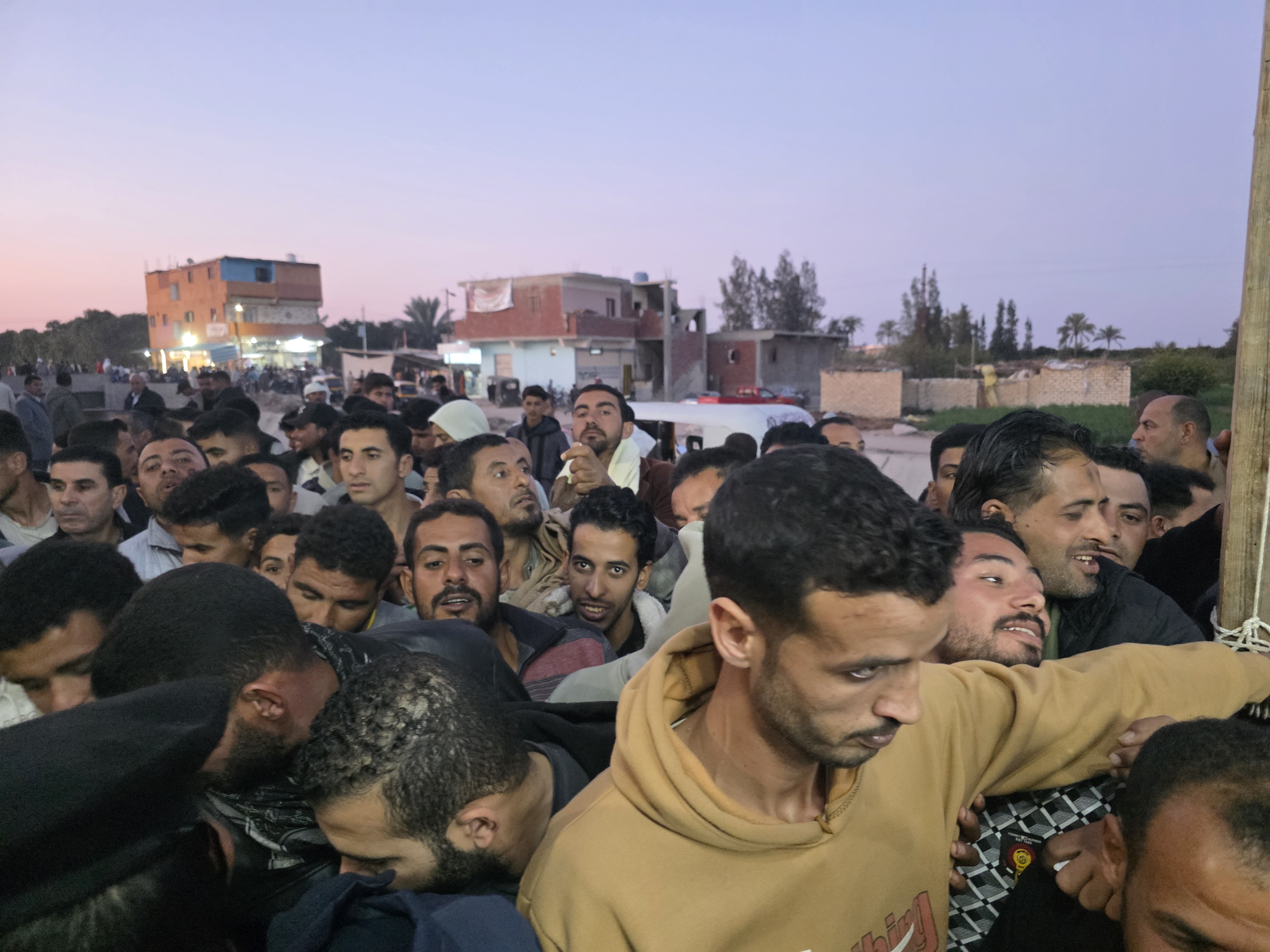 زحام كبير من الناخبين  فى لجان القنطرة غرب  (5)