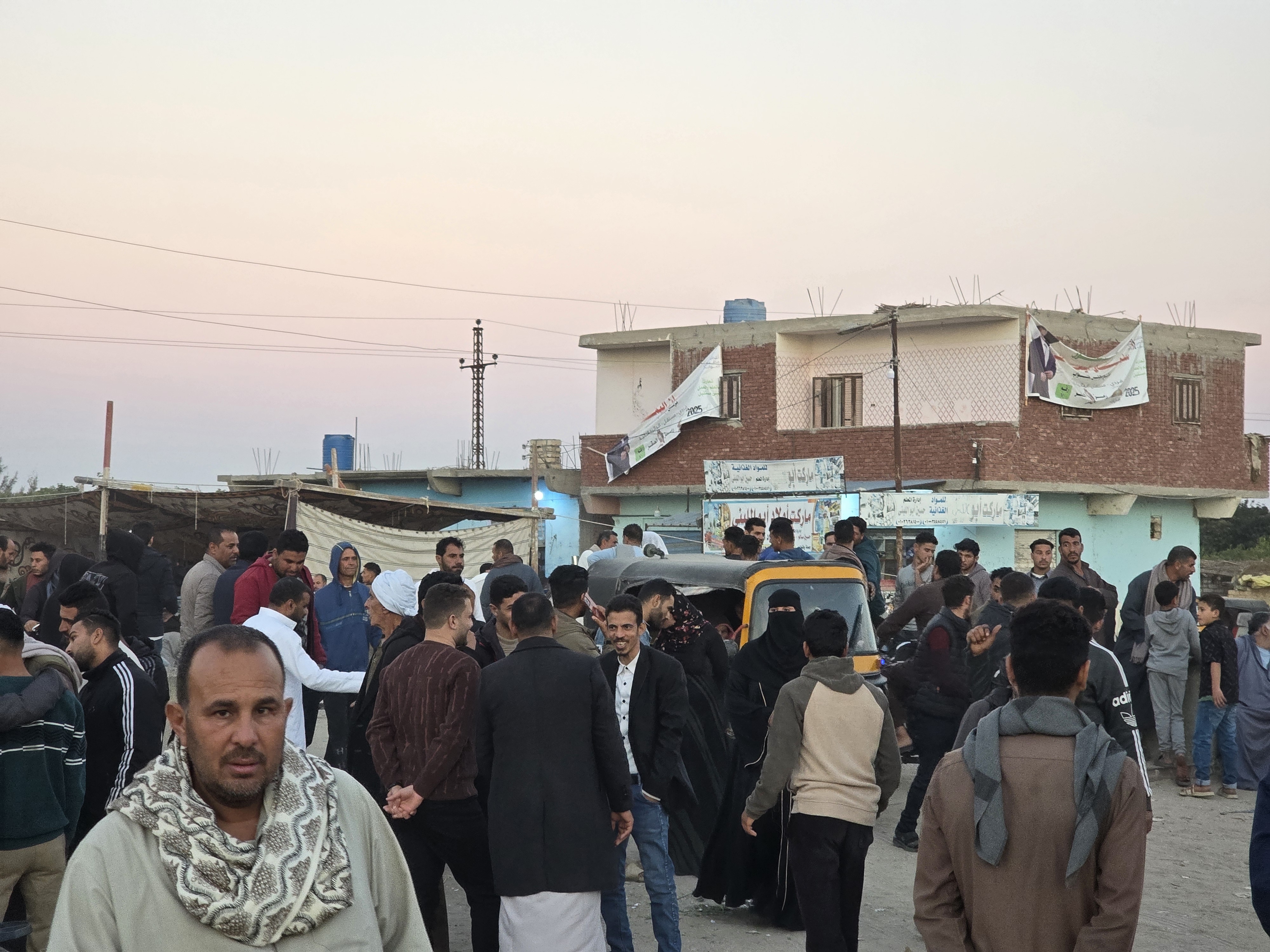 زحام كبير من الناخبين  فى لجان القنطرة غرب  (1)