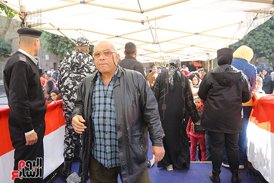 توافد الناخبيين اليوم الثاني من الأعادة توافد الناخبيين اليوم الثاني من الأعادة