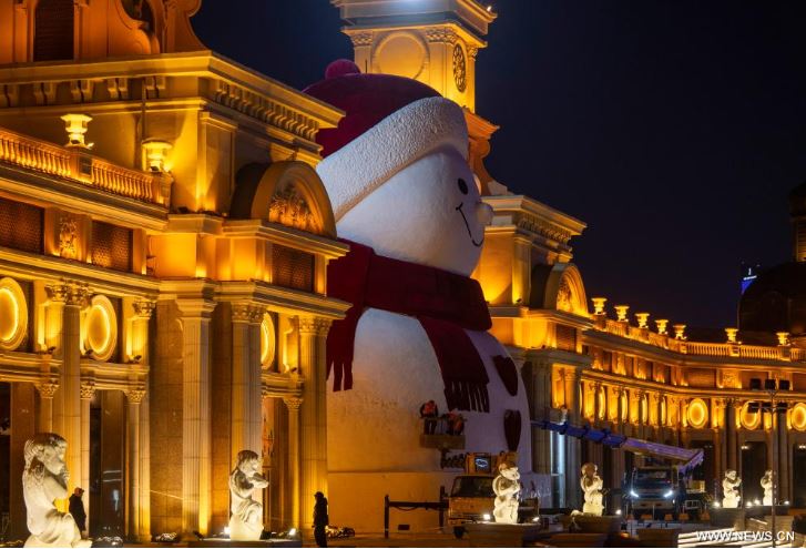 مجسمات رجل الثلج (6)