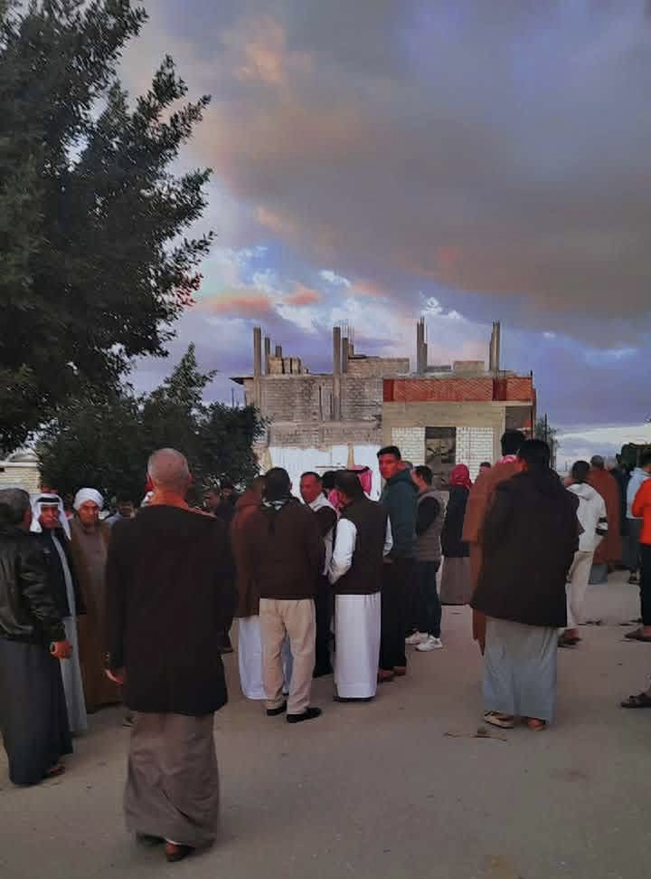 كبار السن متواجدين بكثره كبار السن متواجدين بكثره