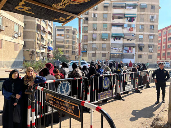 طوابير أمام لجان بورسعيد