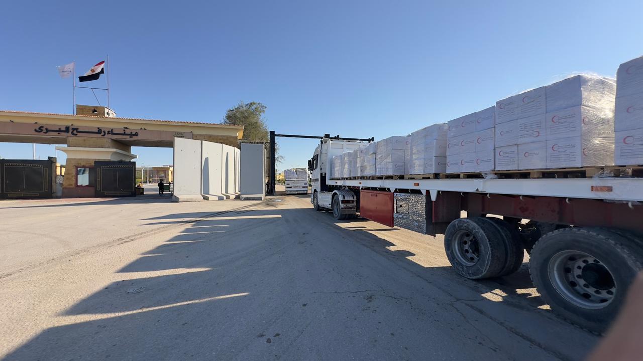 دعم غزة بـ305 ألف سلة غذائية و33 ألف بطانية ضمن قافلة زاد العزة (2)