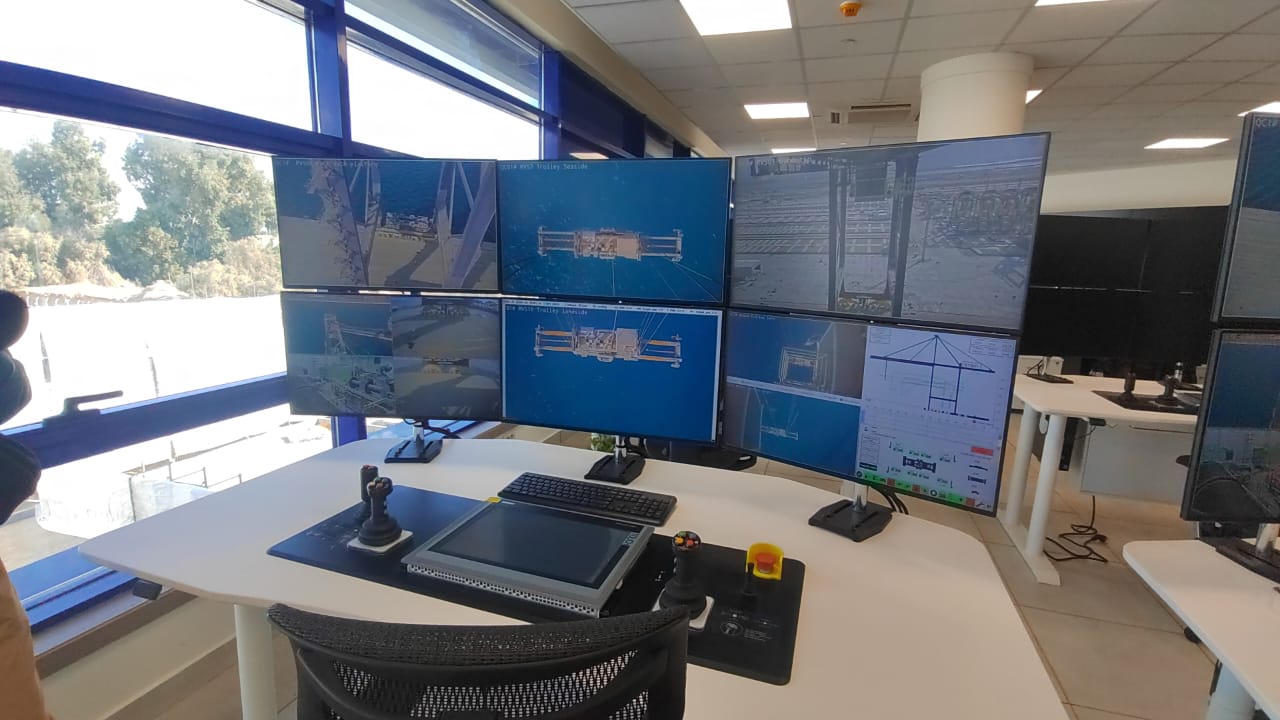 محطة جديدة بميناء السخنة تعمل بالريموت وتتمتع بالذكاء الصناعى (6)