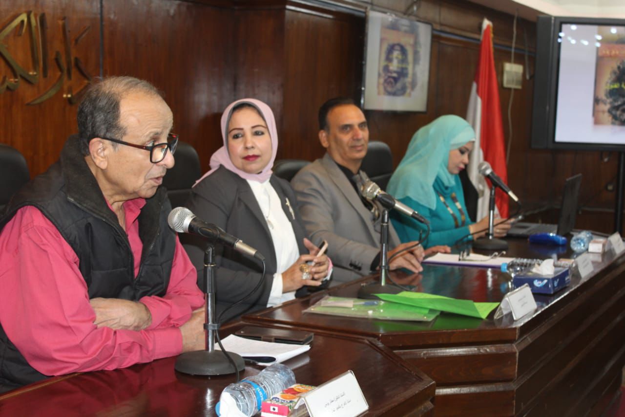 جانب من الندوة الثقافية