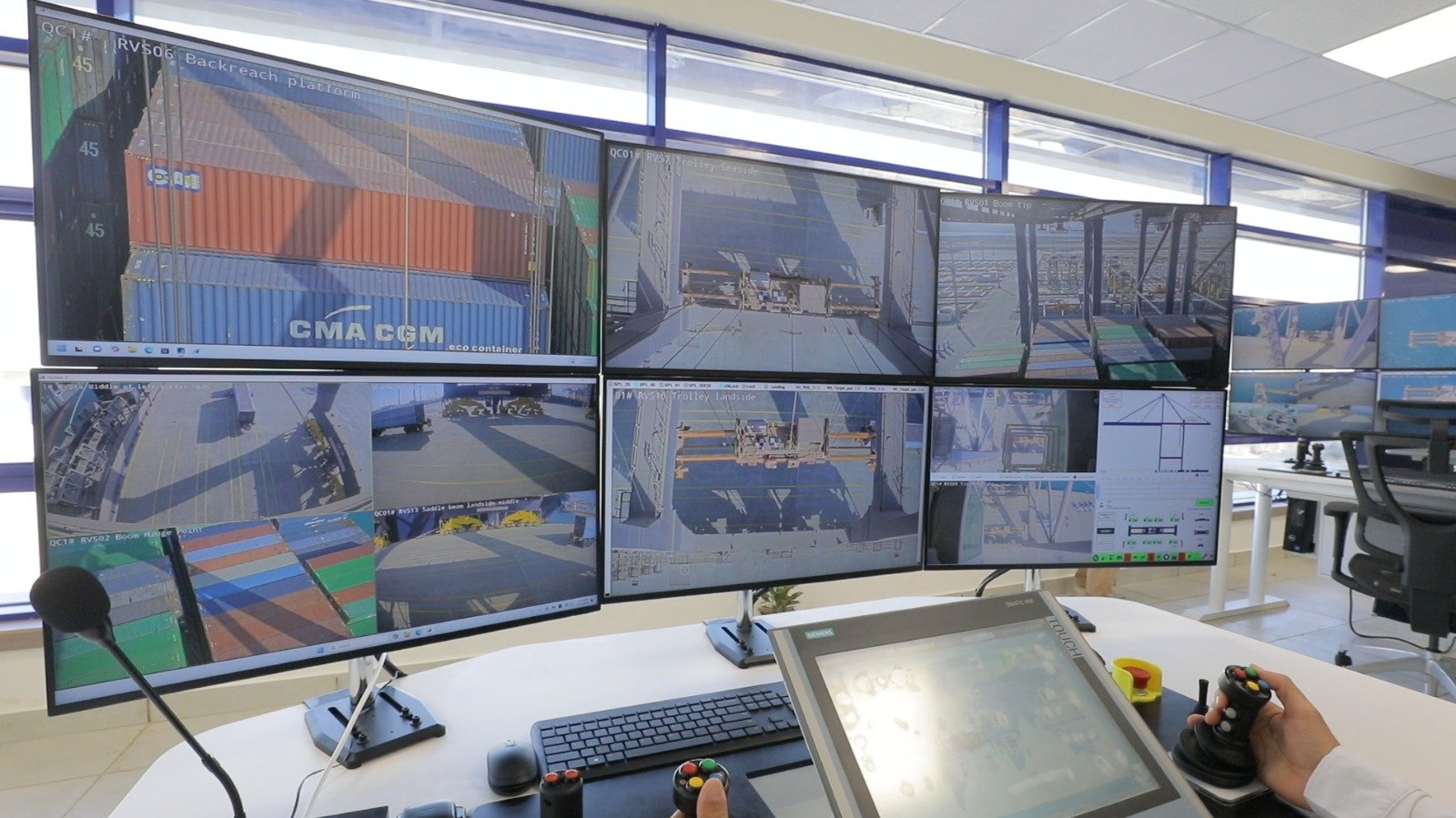 محطة جديدة بميناء السخنة تعمل بالريموت وتتمتع بالذكاء الصناعى (3)