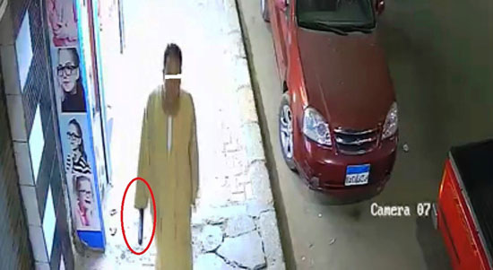 صورة-من-مظاهر-استعراضه-للقوه-بواسطة-العصا-في-الشارع صورة-من-مظاهر-استعراضه-للقوه-بواسطة-العصا-في-الشارع