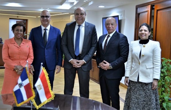  مصر تستضيف وفدًا رفيع المستوى من منظمات الطيران المدني الدولية  (6)