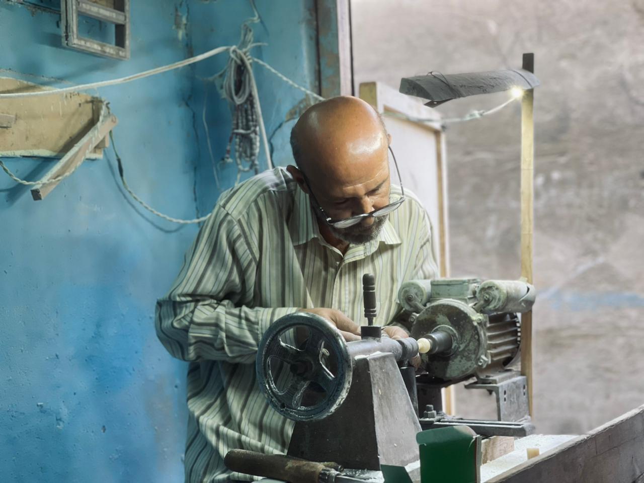 أحمد خلال عمله