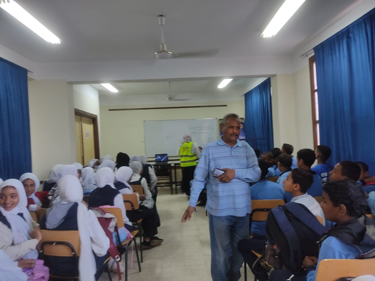 برنامج توعية لطلبة المدارس بأضرار المواد المخدرة فى الأقصر