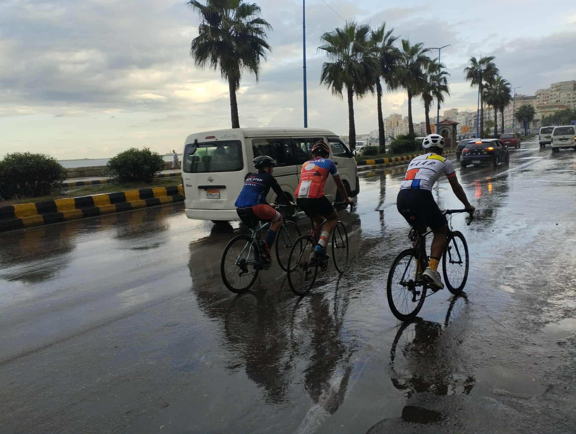 ممارسة الرياضة تحت امطار الإسكندرية