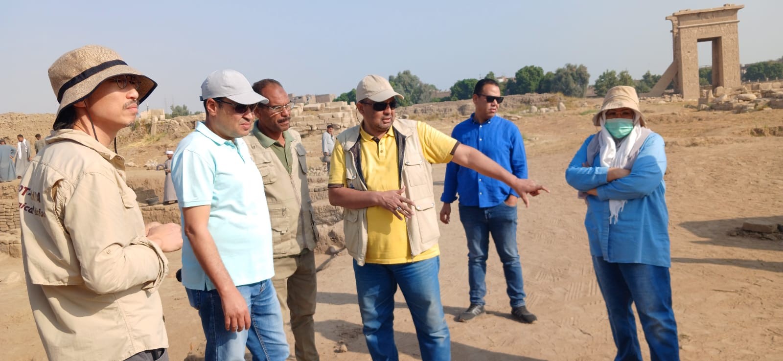 البعثة الصينية تجرى أعمال الحفائر والترميمات في منطقة معبد مونتو بالكرنك