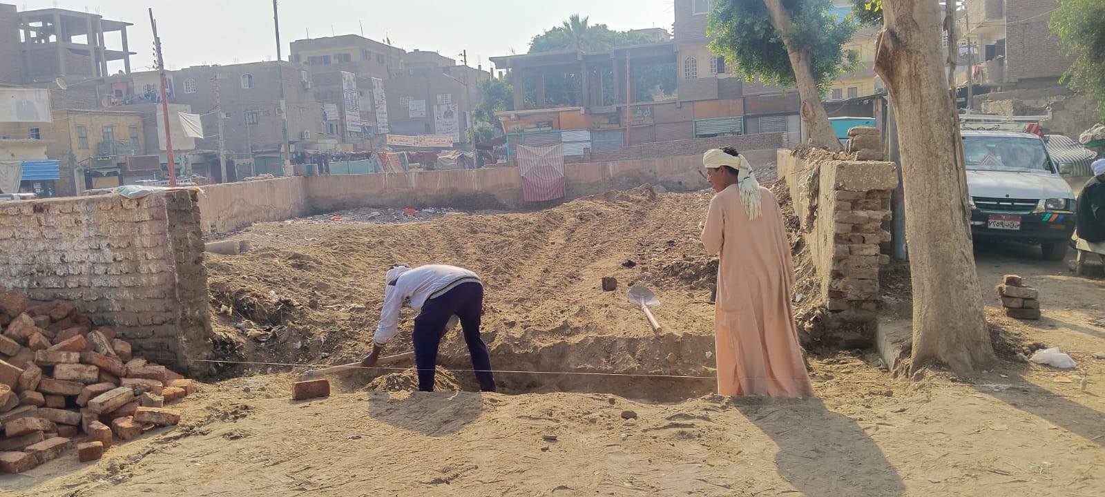 البعثة الفرنسية تعمل في توصى بإزالة المخلفات من معبد الحريق بأرمنت