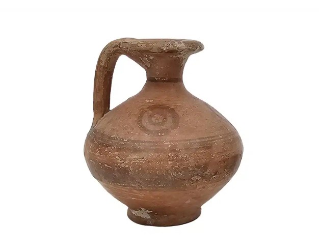 إبريق عمره 2750 عاما