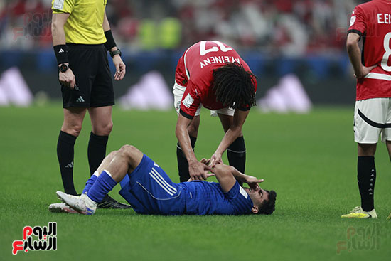 النني يطمئن علي لاعب الكويت