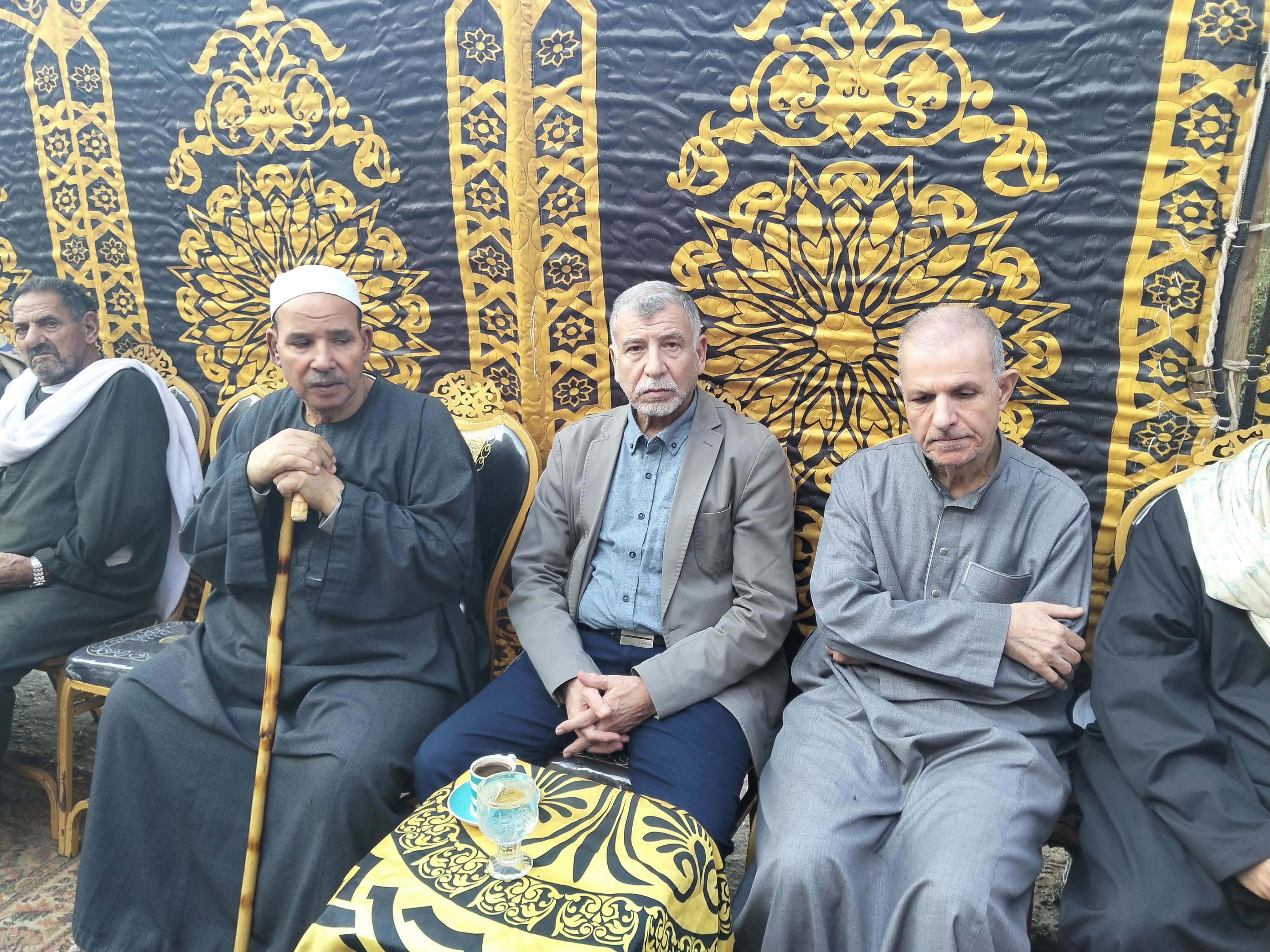 أبناء عمومة المخرج أبناء عمومة المخرج