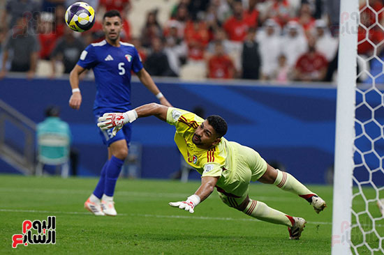 تصدي حارس منتخب الكويت