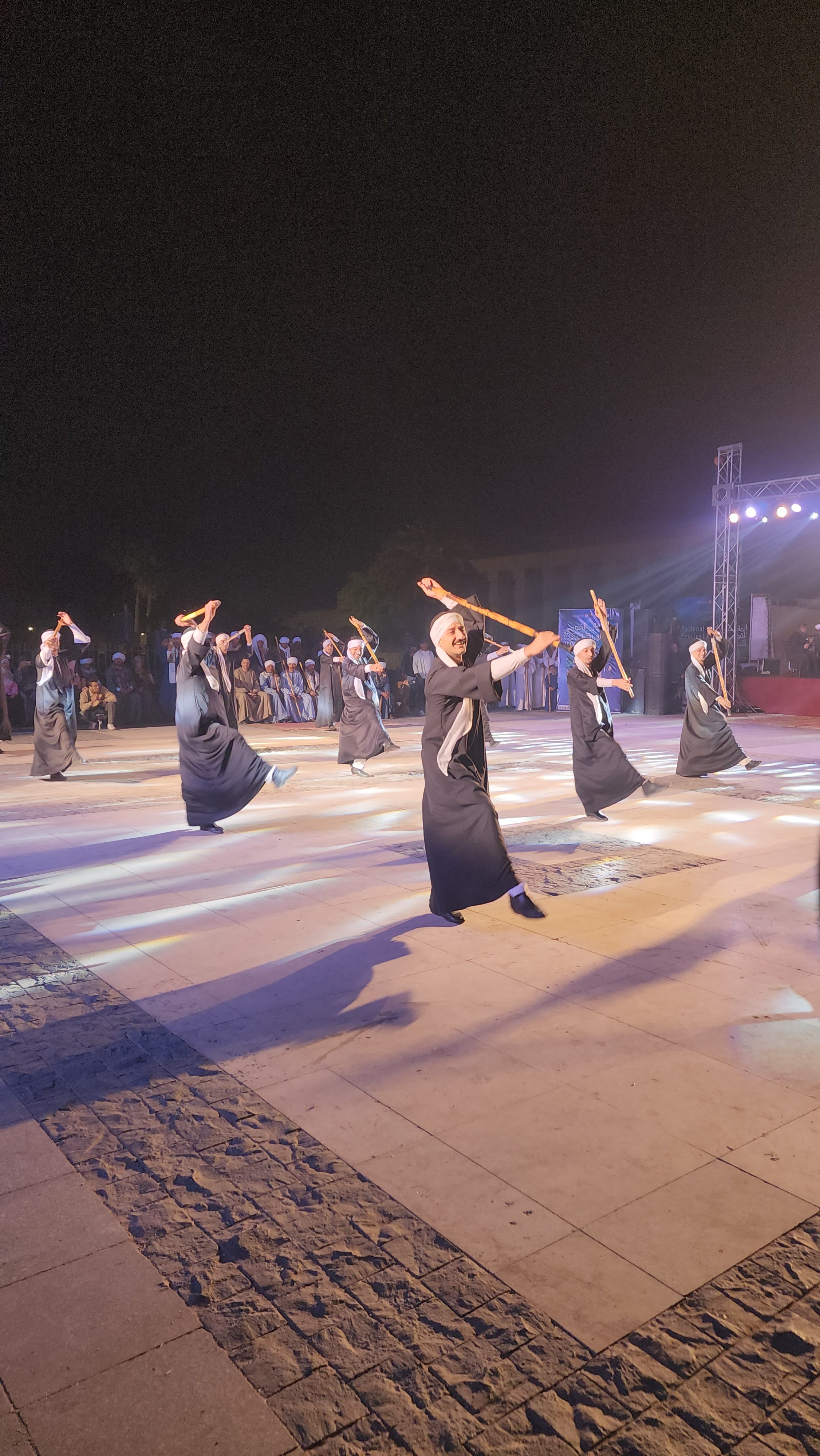شيوخ التحطيب يبهرون الجمهور في أول ليالي المهرجان القومى للتحطيب بالأقصر (1)