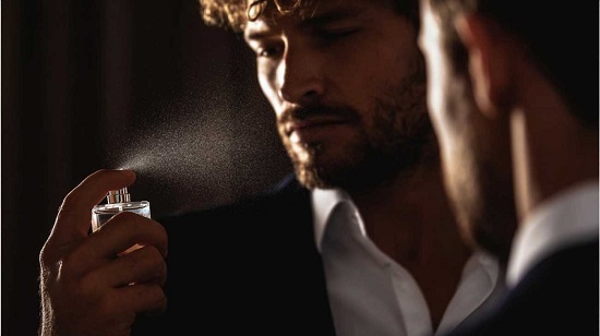 العطور وتأثيرها على العلاقات الشخصية