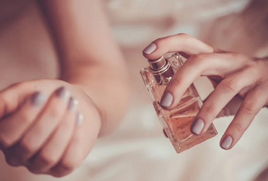 كيفية اختيار العطور الكلاسيكية