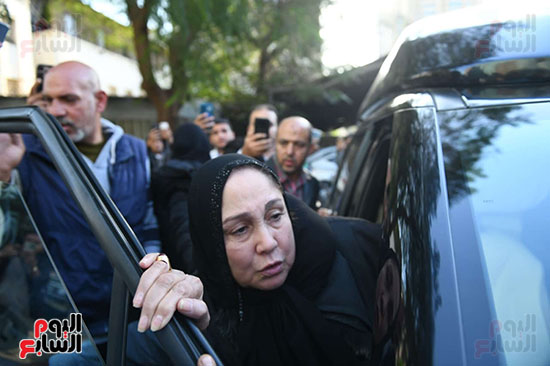 شيرين في جنازة سمية الالفي