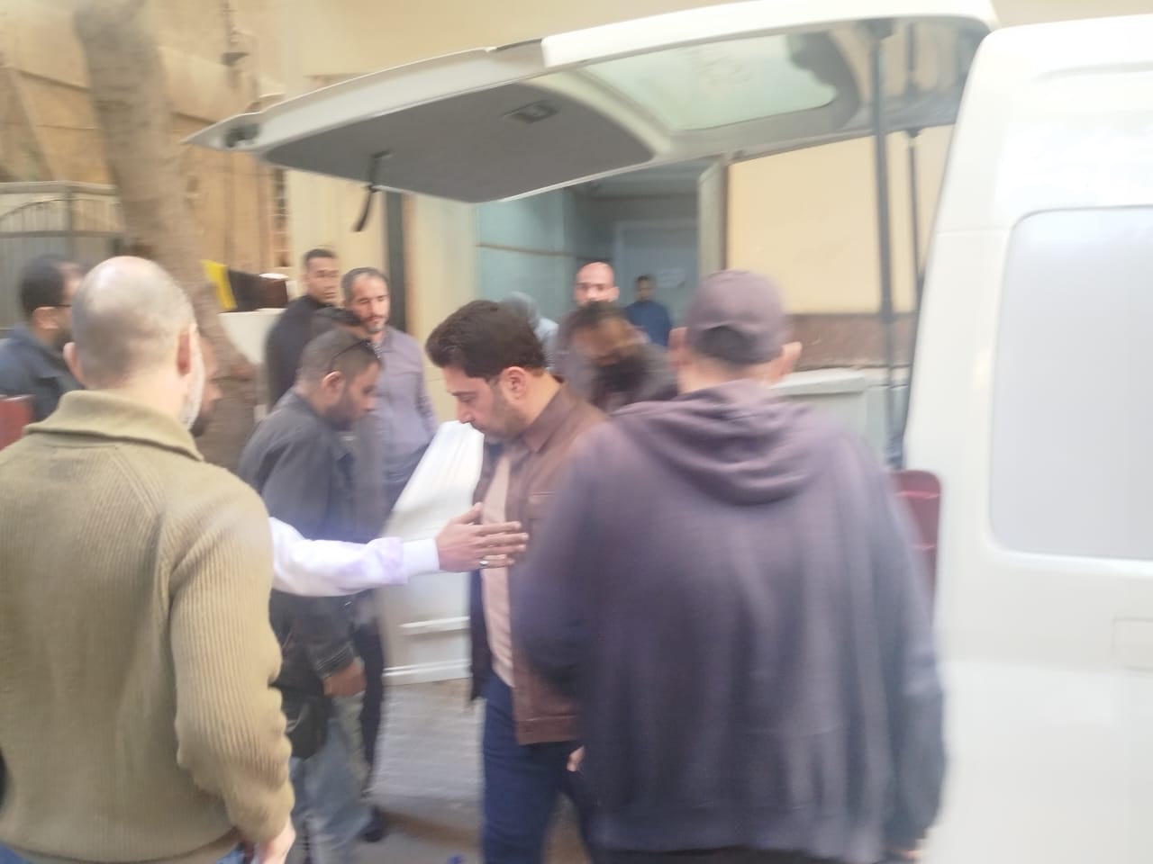 الفنان أحمد شاكر عبد اللطيف