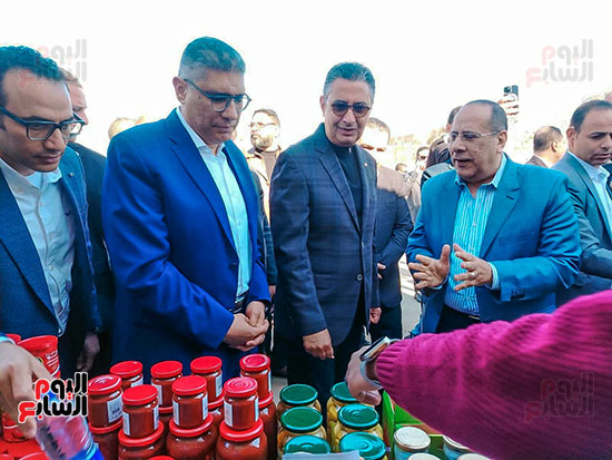 جولة وزير التموين بالمعرض