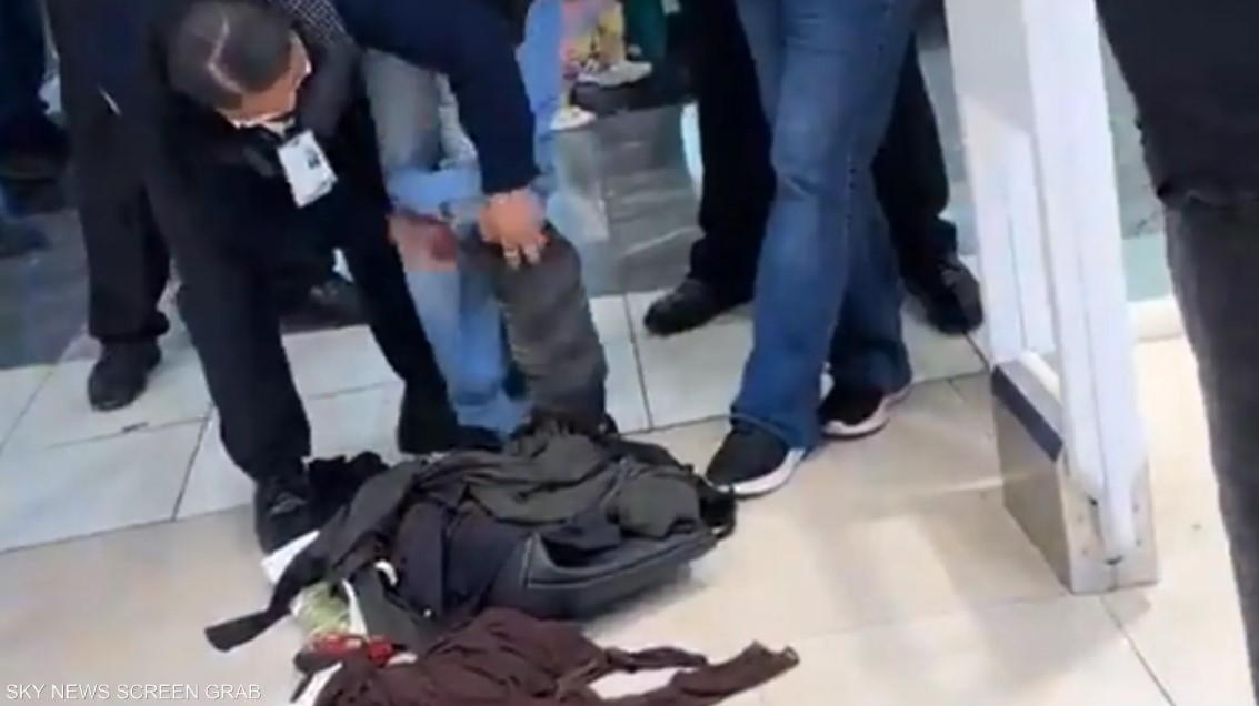 القبض على امرأتين