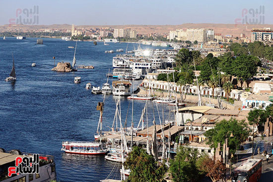 المراكب والبواخر على كورنيش النيل