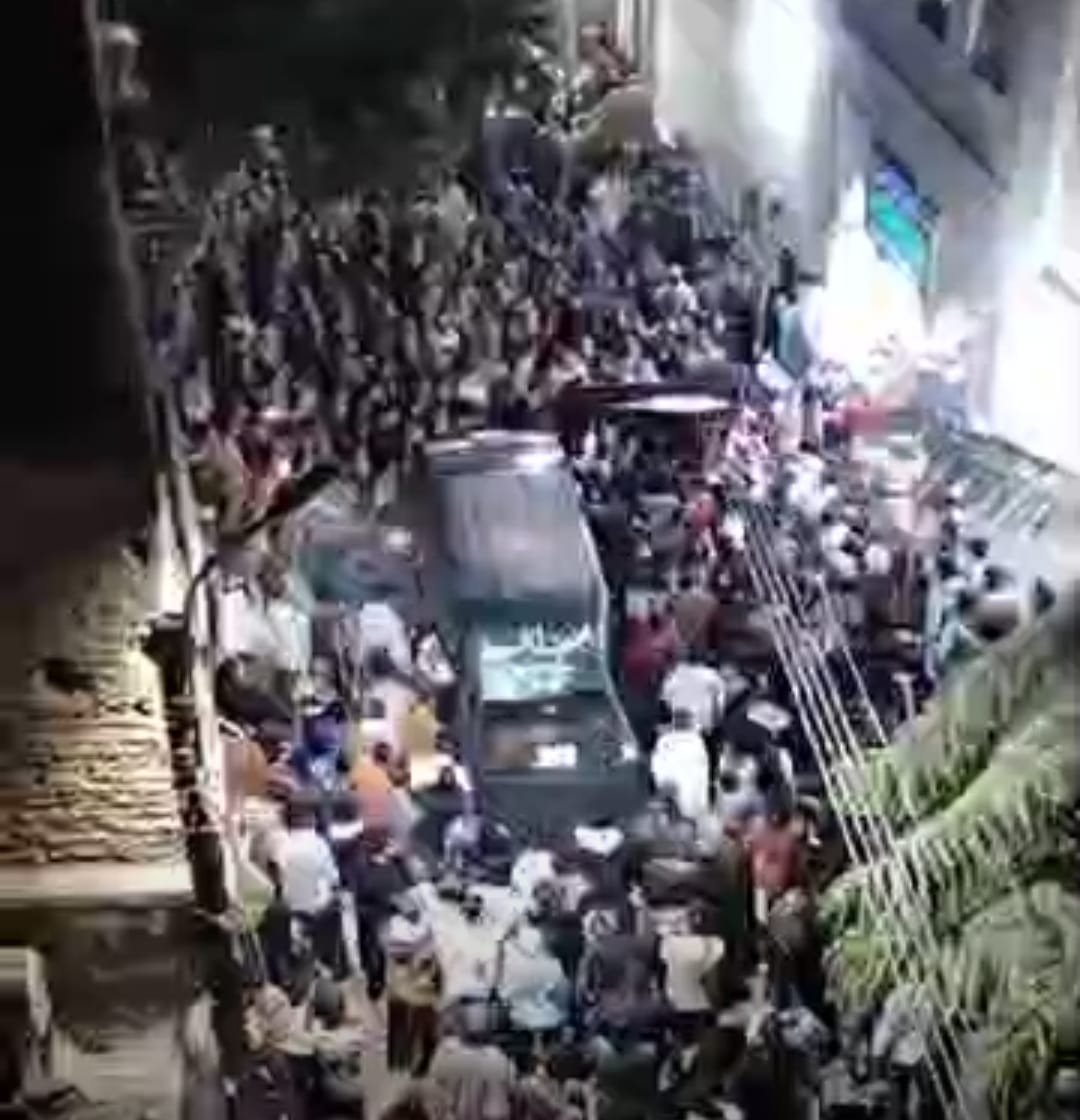 جنازة مهيبة