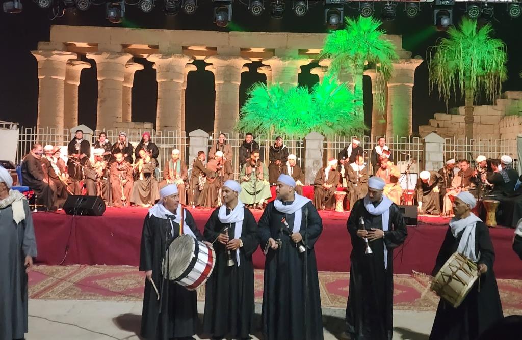 فرق الربابة والفنون الشعبية تقيم ليالي مبهجة فى المهرجان