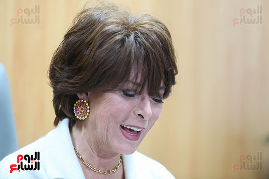 الفنانة أنوشكا (2)